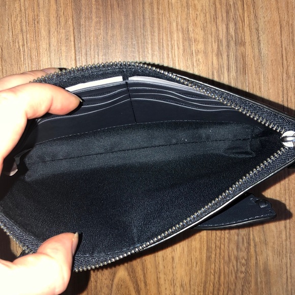 Coach butterfly 🦋 wristlet. - Picture 4 of 7